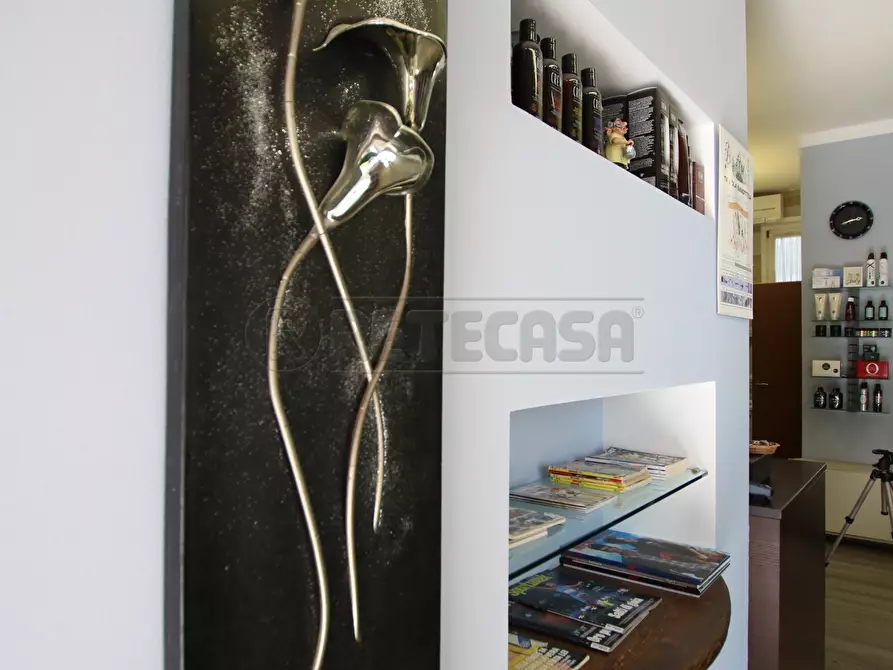 Immagine 23 di Locale commerciale in vendita  a Arcugnano