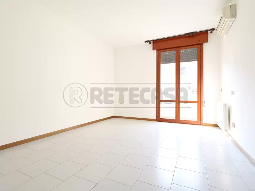 Immagine 25 di Trilocale in affitto  in Via delle Casermette a Vicenza