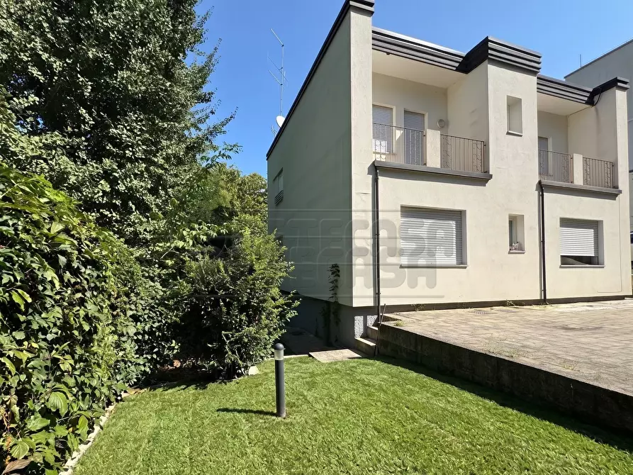 Immagine 1 di Casa indipendente in vendita  in Viale Dante a Vicenza