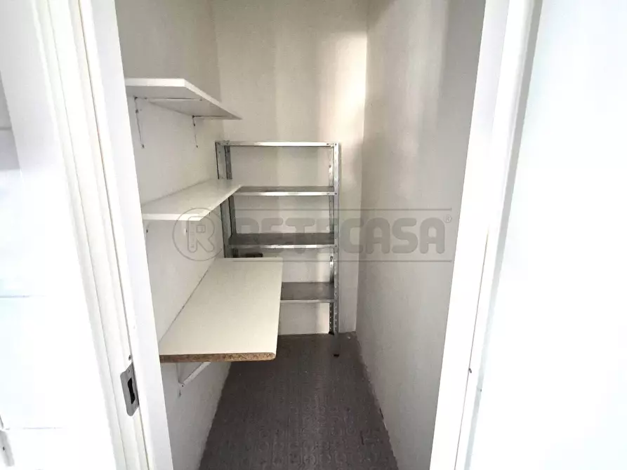 Immagine 5 di Bilocale in vendita  in Lungomare Giacomo Matteotti a Pescara