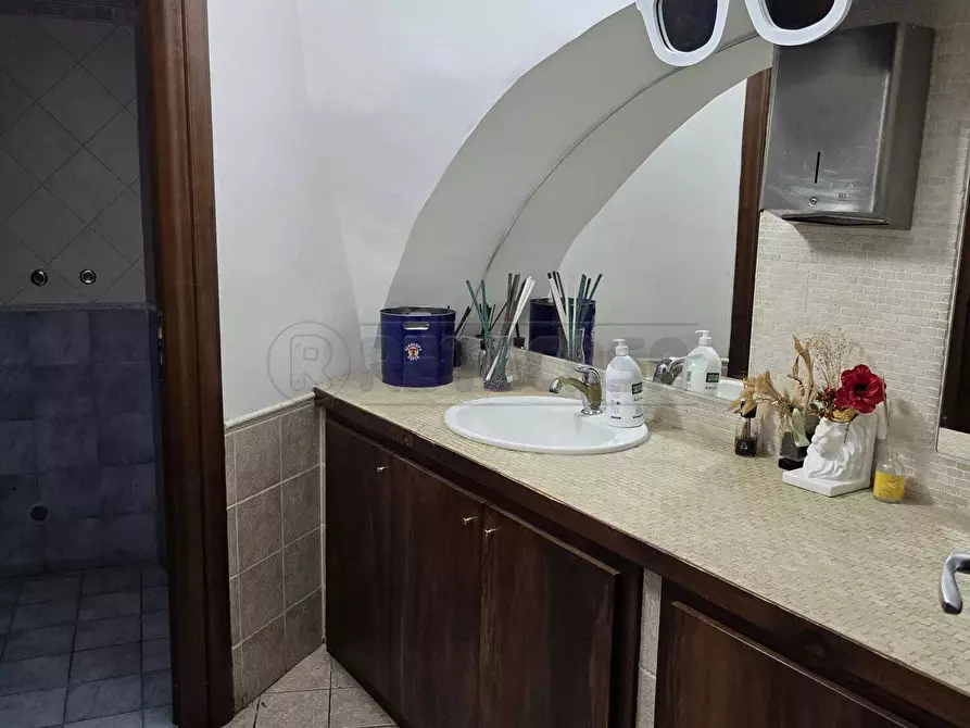 Immagine 13 di Pizzeria / Pub in vendita  a Mercato San Severino