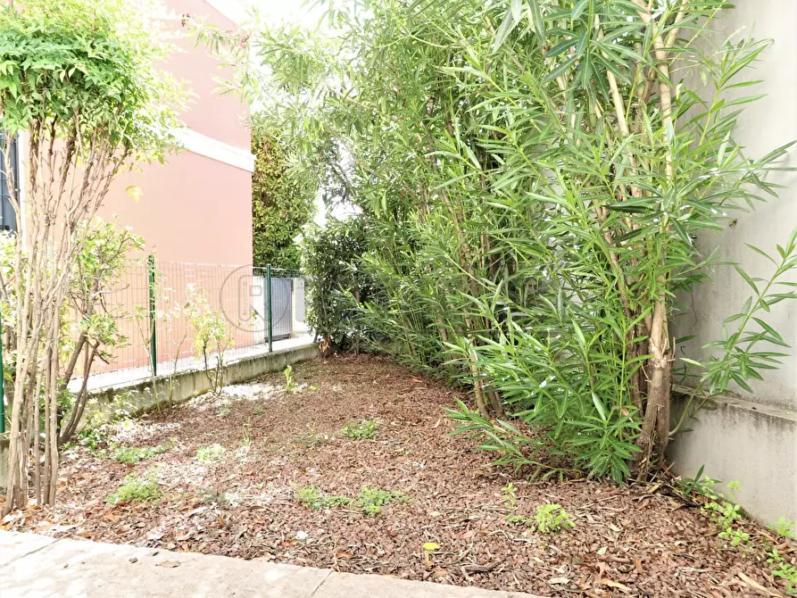 Immagine 41 di Ufficio in vendita  a Vicenza