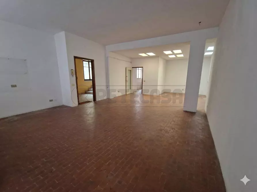 Immagine 5 di Magazzino in vendita  in Via Gaspare Aselli a Cremona