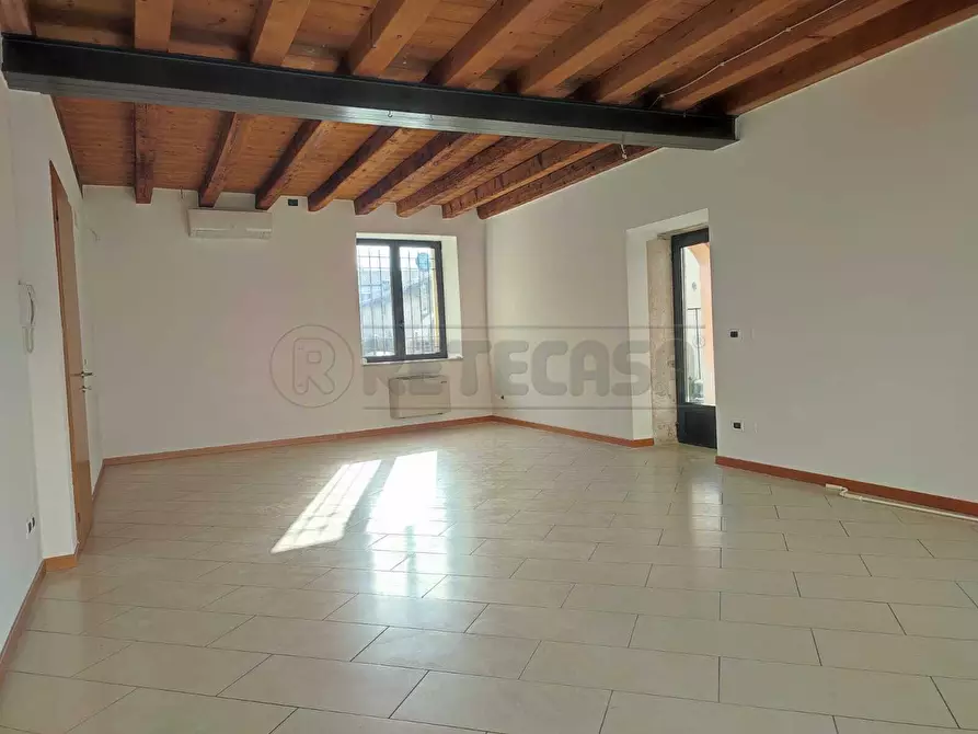 Immagine 4 di Locale commerciale in affitto  a Montebello Vicentino