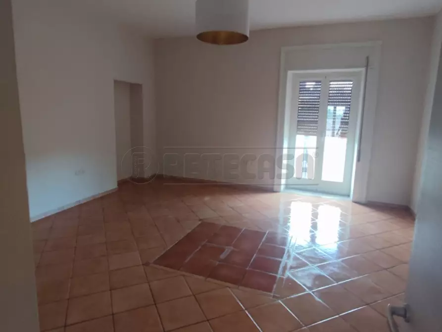 Immagine 1 di Trilocale in affitto  a San Nicola La Strada