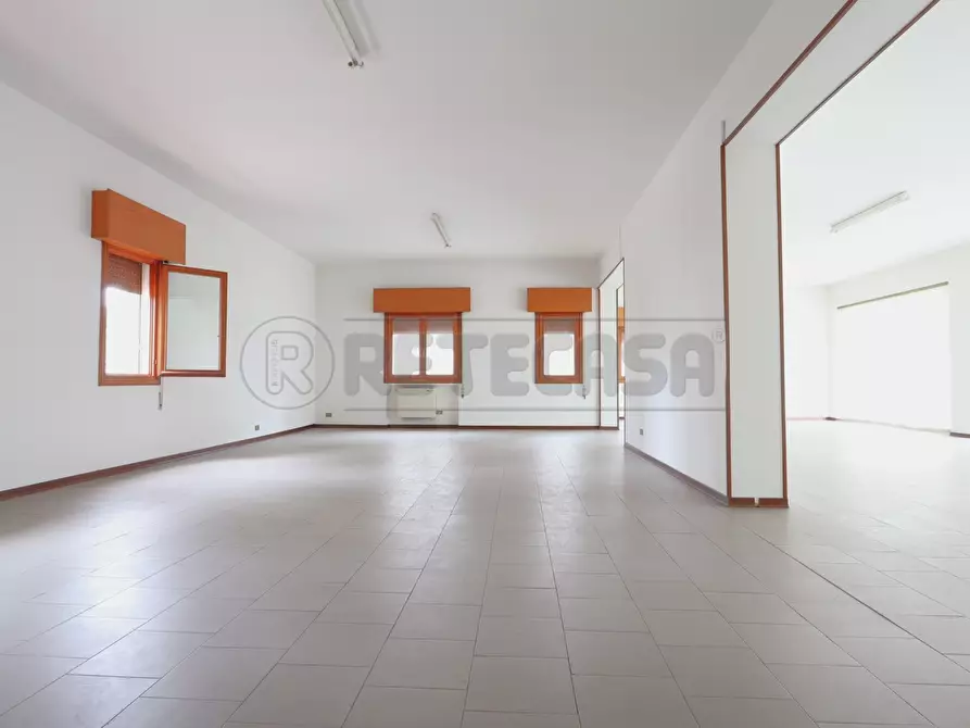 Immagine 6 di Locale commerciale in vendita  in Via S. Quasimodo a Grisignano Di Zocco