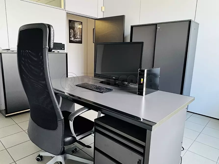 Immagine 19 di Ufficio in affitto  a Vicenza