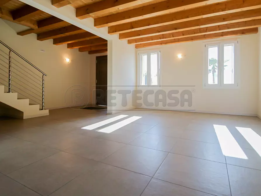 Immagine 3 di Porzione di casa in affitto  in VIA CAPITELLI 21 a Pozzoleone