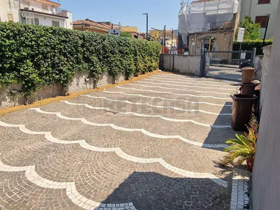 Immagine 10 di Locale commerciale in affitto  a Mercato San Severino