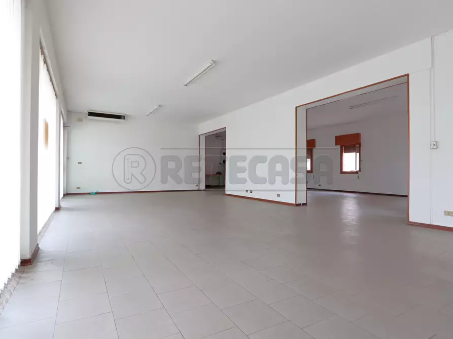 Immagine 3 di Locale commerciale in vendita  in Via S. Quasimodo a Grisignano Di Zocco