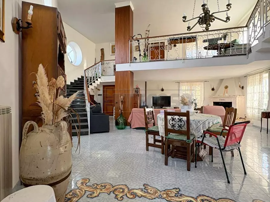Immagine 7 di Villa in vendita  in Viale Cimabue 33 a Castel Volturno