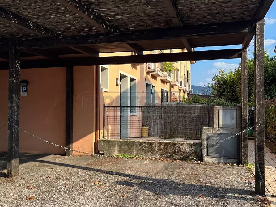 Immagine 2 di Appartamento in vendita  a Montecchio Maggiore