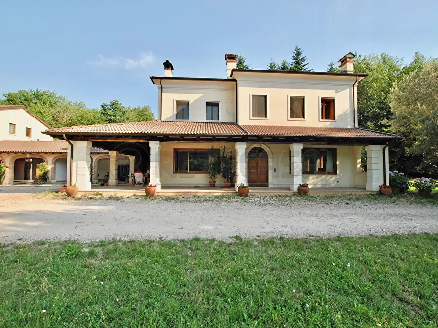 Immagine 2 di Villa in vendita  in Via Savegnago 1b a Cornedo Vicentino