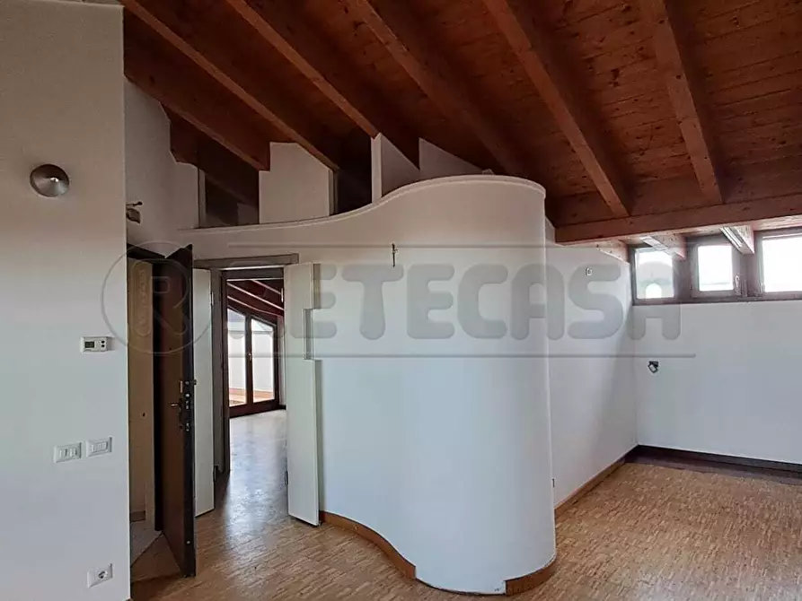 Immagine 42 di Trilocale in vendita  a Bergamo