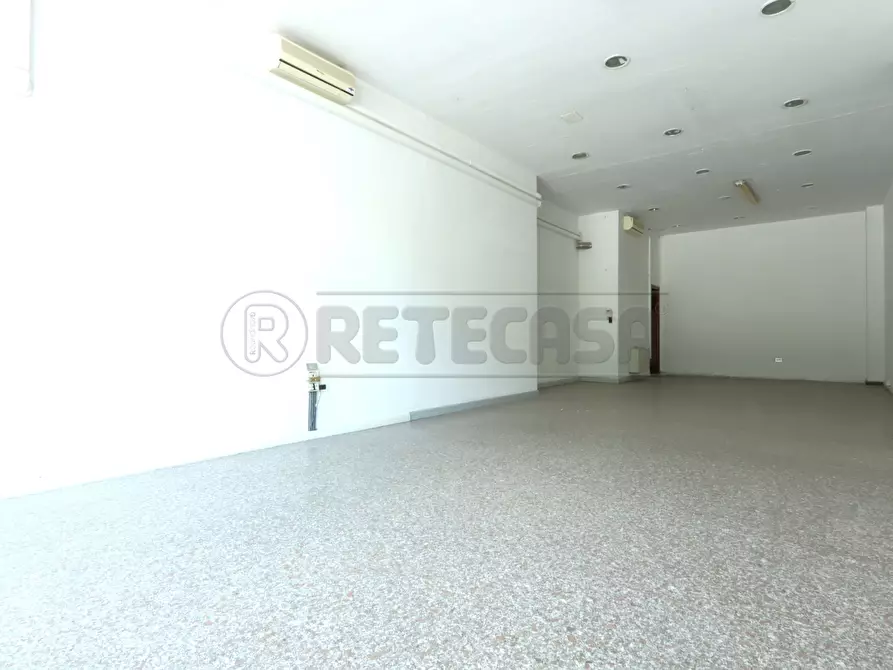 Immagine 33 di Locale commerciale in vendita  in Viale Giuseppe Verdi 32 a Vicenza