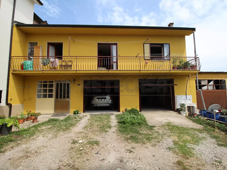 Immagine 2 di Casa semindipendente in vendita  in Via Trento 66 a Montebello Vicentino
