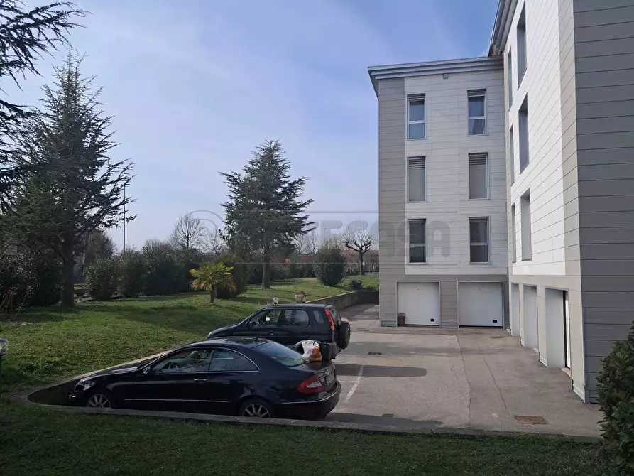 Immagine 15 di Quadrilocale in vendita  in Via Papa Giovanni XXIII a Desenzano Del Garda