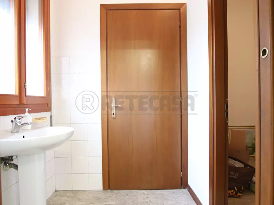 Immagine 9 di Laboratorio in affitto  in Via Chiesa a Nanto