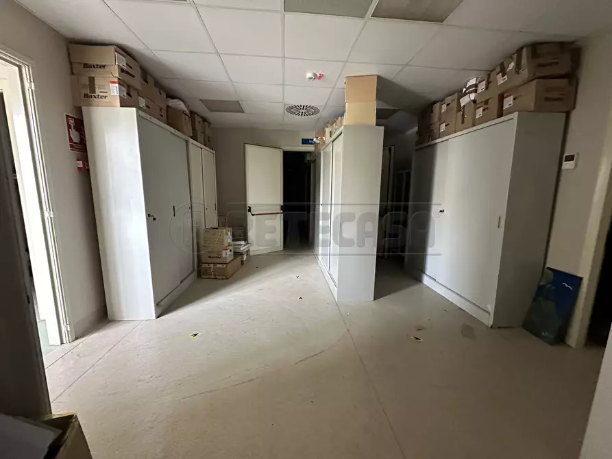 Immagine 26 di Locale commerciale in vendita  a Mazara Del Vallo