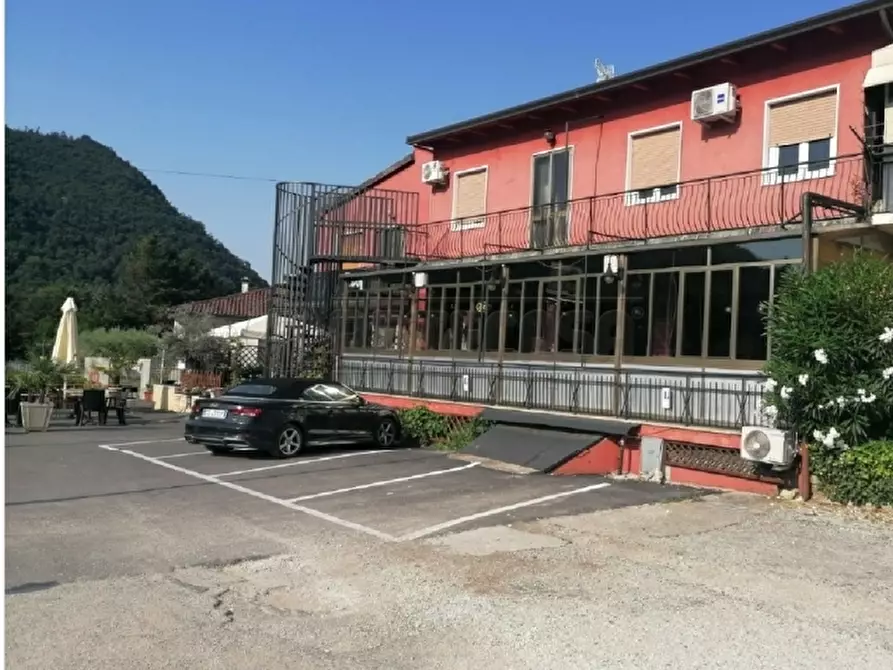 Immagine 2 di Palazzo in vendita  a Val Liona