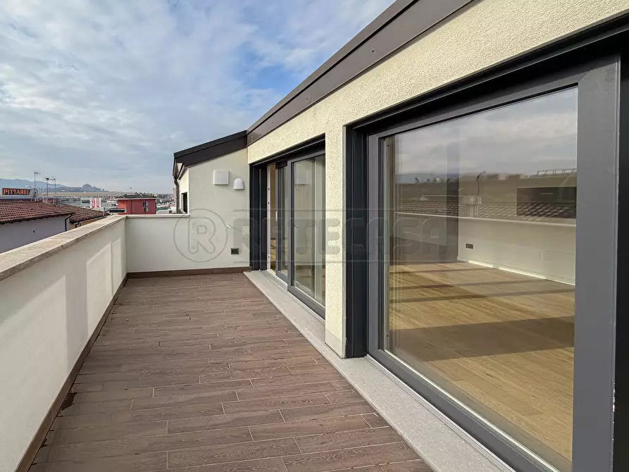 Immagine 37 di Attico in vendita  in Via F. Magellano a Creazzo