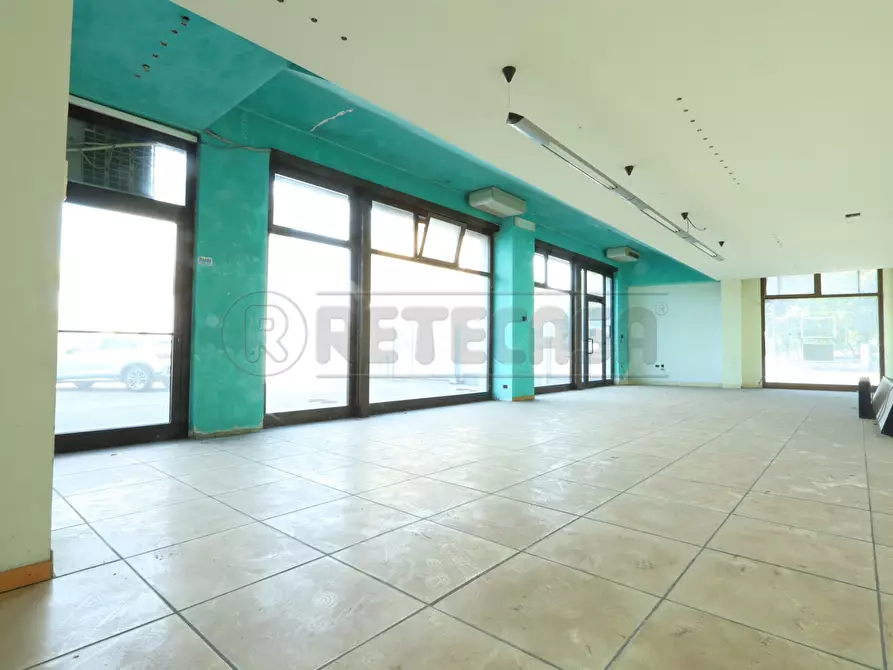 Immagine 1 di Locale commerciale in vendita  in Viale Giuseppe Verdi 32 a Vicenza