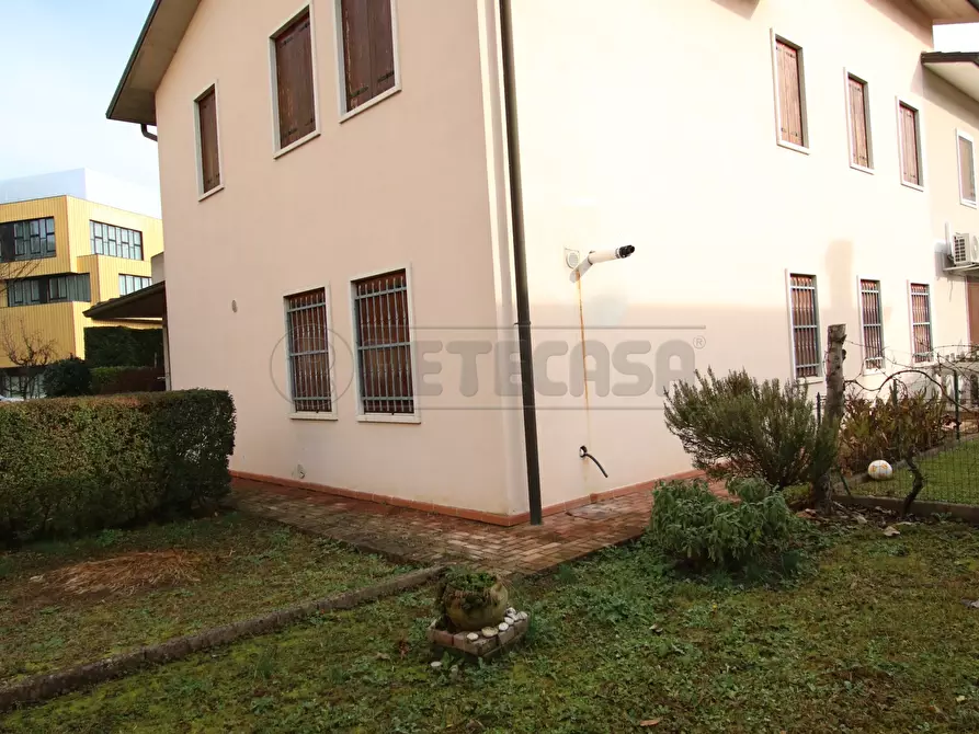Immagine 57 di Porzione di casa in vendita  a Arcugnano