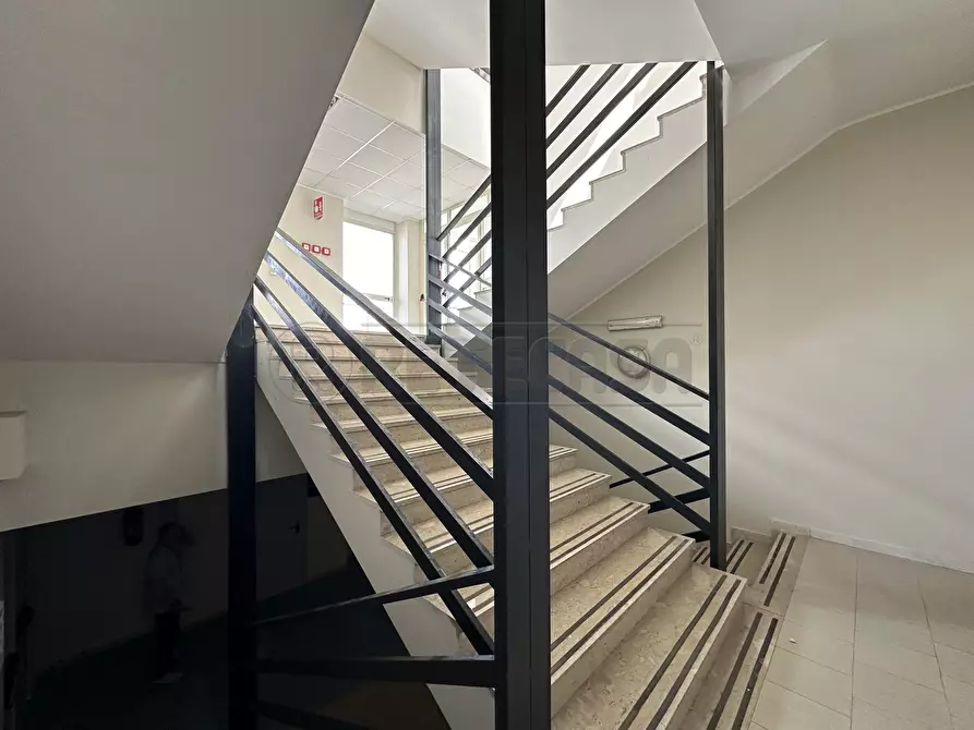 Immagine 23 di Locale commerciale in vendita  a Mazara Del Vallo