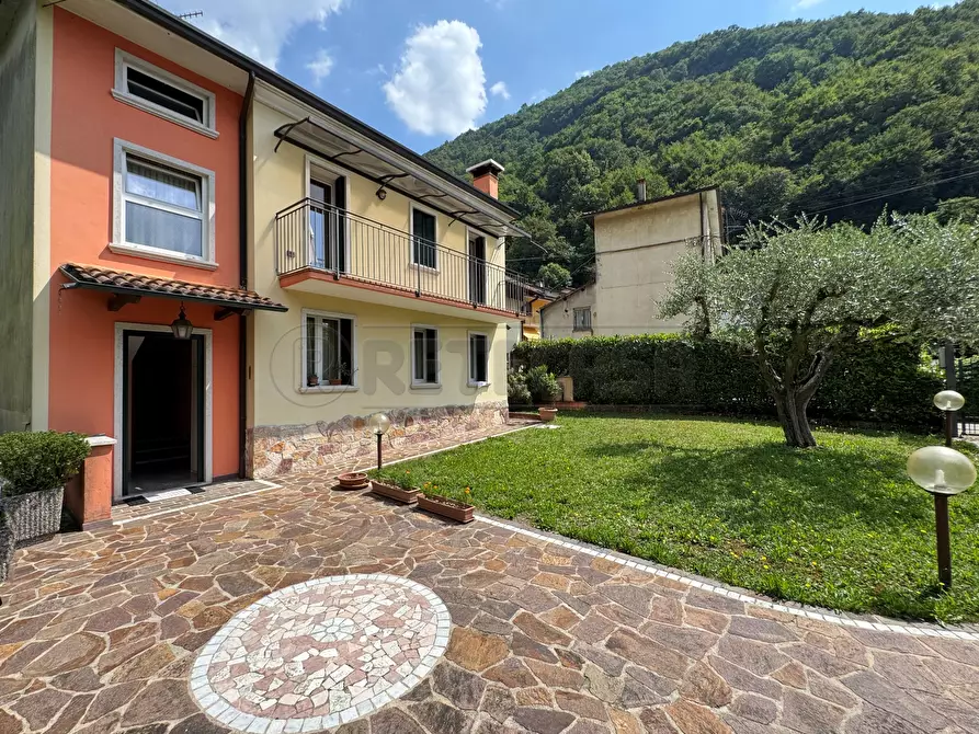 Immagine 2 di Casa indipendente in vendita  in Contrada Zanchi di Novale 2 a Valdagno