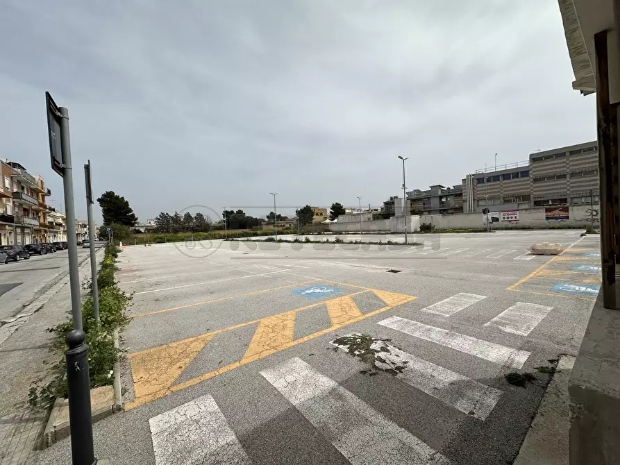 Immagine 30 di Locale commerciale in vendita  a Mazara Del Vallo