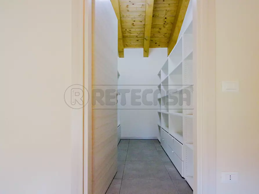 Immagine 23 di Porzione di casa in affitto  in VIA CAPITELLI 23 a Pozzoleone