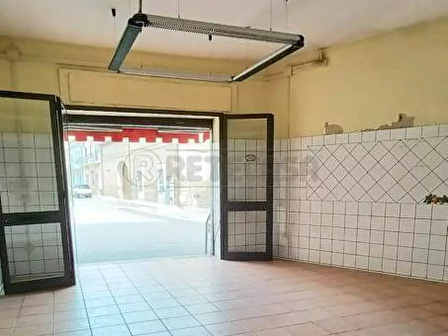 Immagine 4 di Locale commerciale in affitto  a Marcianise