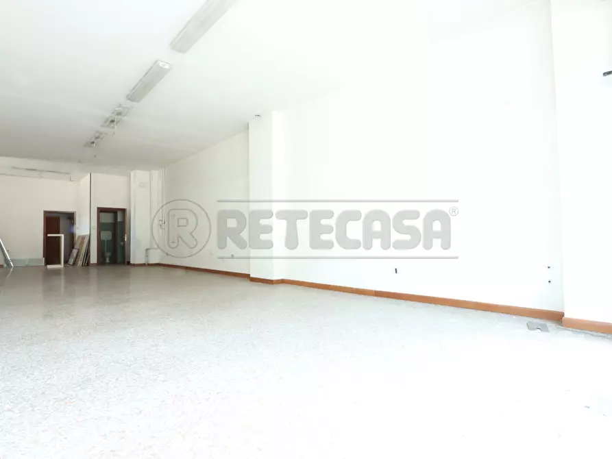 Immagine 19 di Locale commerciale in vendita  in Viale Giuseppe Verdi 32 a Vicenza