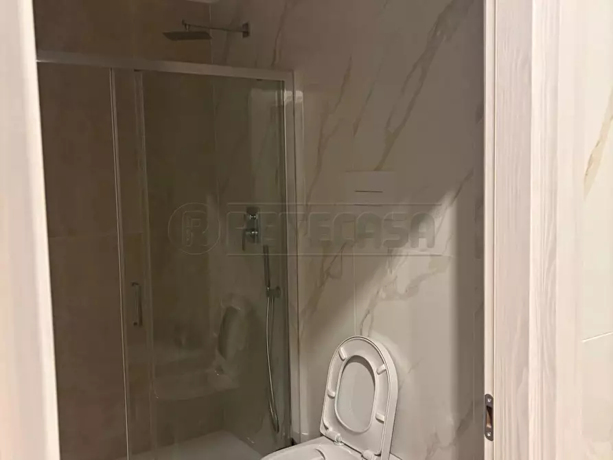Immagine 9 di Bilocale in affitto  in Via Salvatore Calenda 12 a Salerno