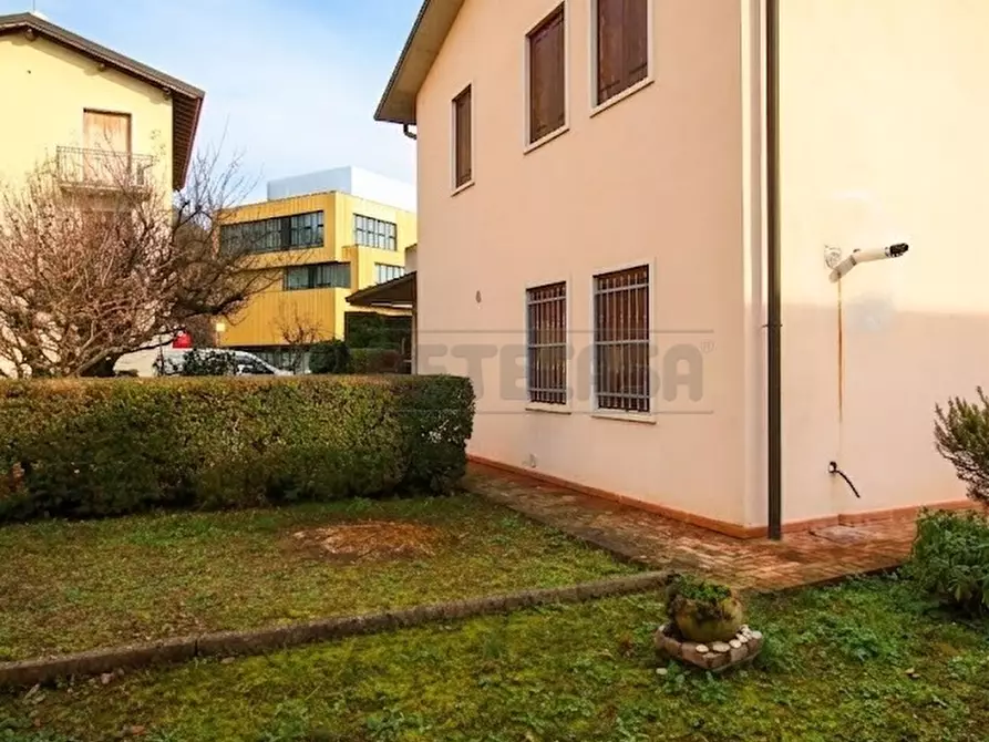 Immagine 85 di Porzione di casa in vendita  in Via Monte delle Rose a Arcugnano