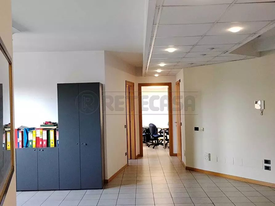 Immagine 22 di Ufficio in vendita  a Bergamo