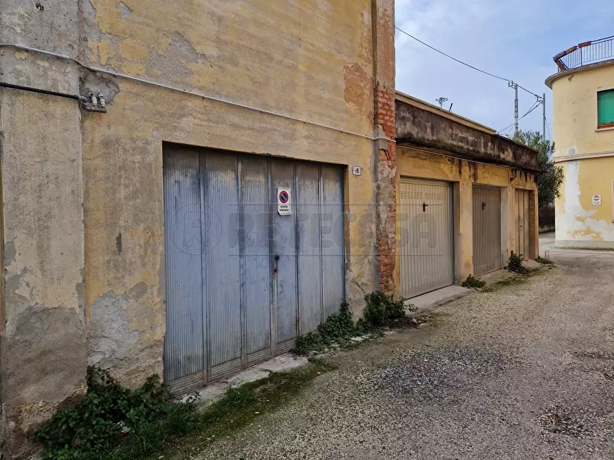 Immagine 1 di Garage in vendita  in Via Filzi a Cremona