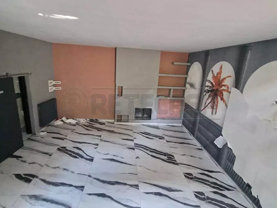 Immagine 4 di Locale commerciale in affitto  a Mercato San Severino