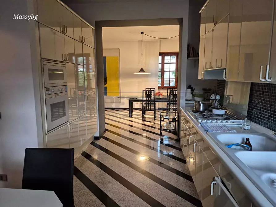 Immagine 5 di Villa in vendita  a Torre De' Roveri