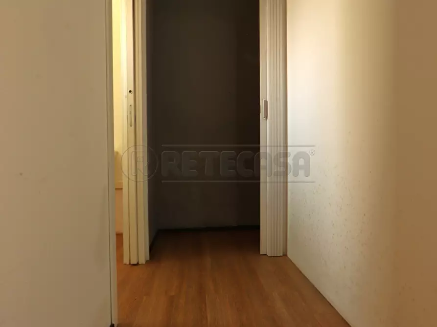 Immagine 14 di Locale commerciale in affitto  in Contrà San Bortolo 81 a Vicenza