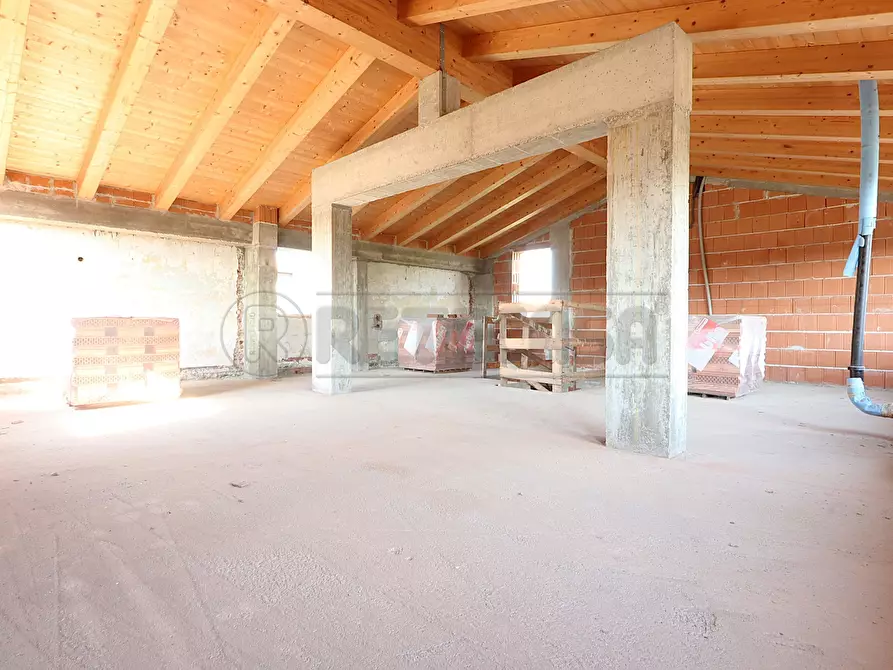 Immagine 9 di Casa indipendente in vendita  a Monticello Conte Otto