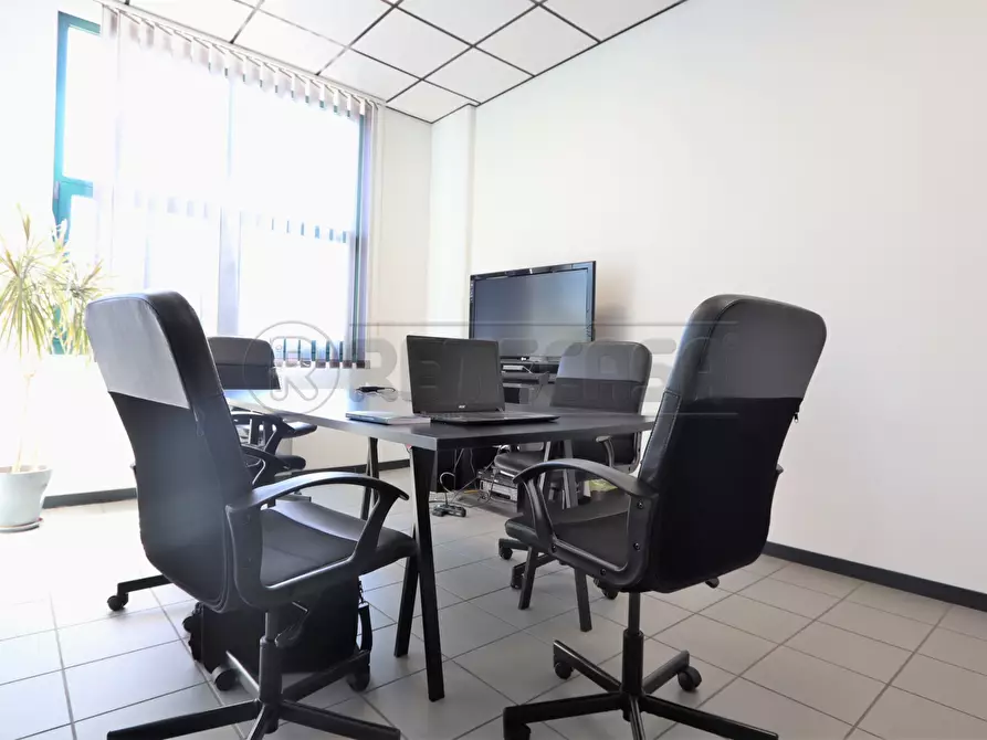 Immagine 33 di Ufficio in affitto  a Vicenza