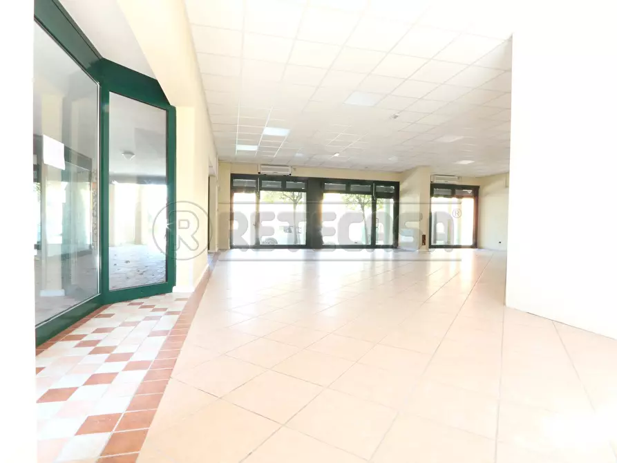Immagine 9 di Locale commerciale in affitto  in Contrà Corpus Domini a Brendola