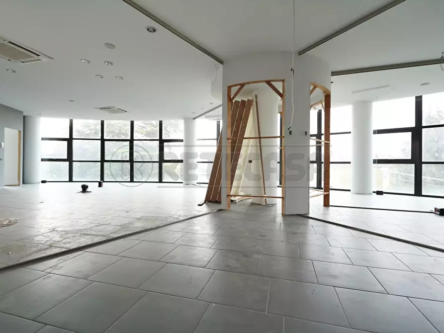 Immagine 27 di Ufficio in affitto  a Vicenza