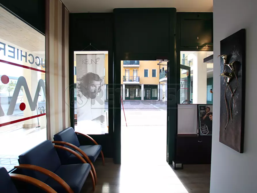 Immagine 21 di Attività commerciale in vendita  in Via Monte Lungo a Arcugnano