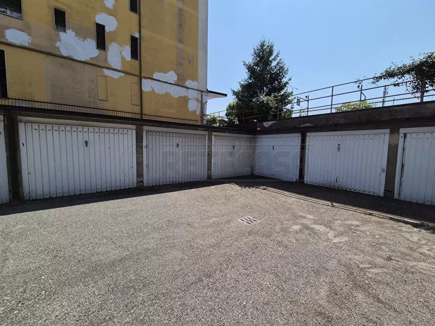 Immagine 6 di Garage in vendita  in Via Eridano a Cremona