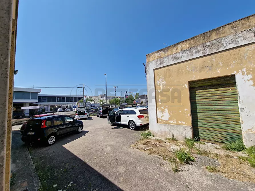 Immagine 75 di Laboratorio in vendita  in Via Neviano 37 a Seclì