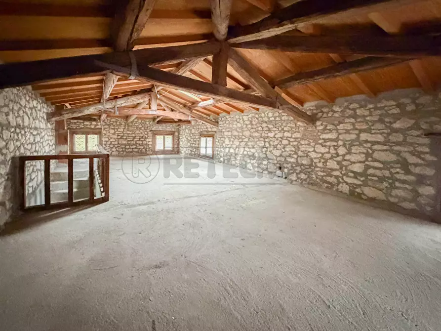 Immagine 44 di Rustico / casale in vendita  in Via Valle a Sovizzo