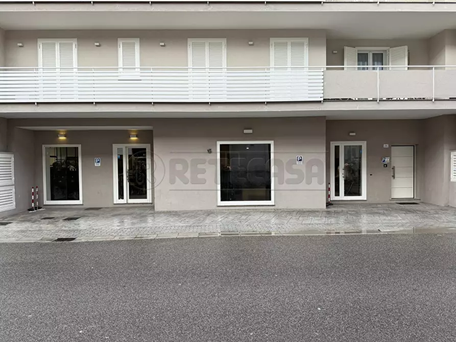 negozio in affitto a Marcianise