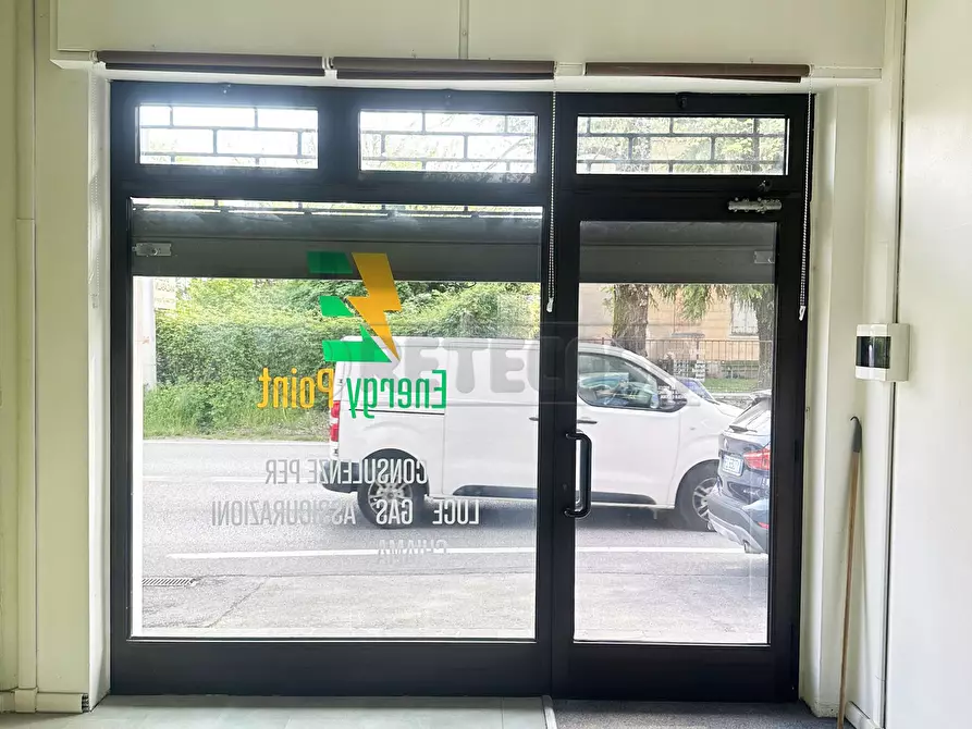 Immagine 8 di Locale commerciale in affitto  in Viale Riviera Berica 650 a Vicenza